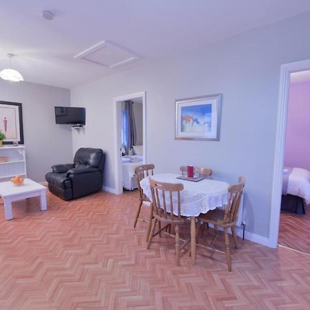 Ocean Breeze Apartment Lahinch Bagian luar foto
