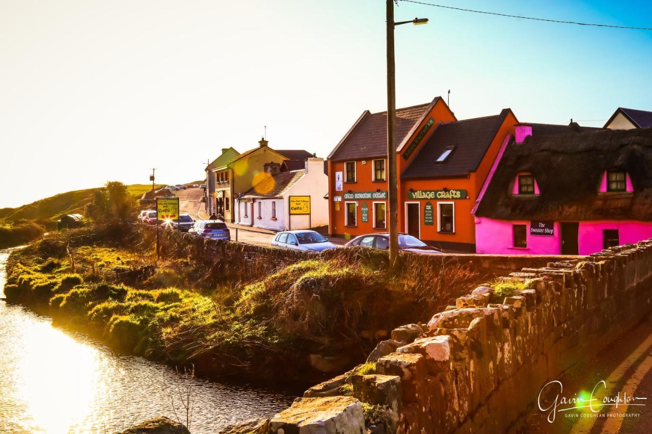 Ocean Breeze Apartment Lahinch Bagian luar foto