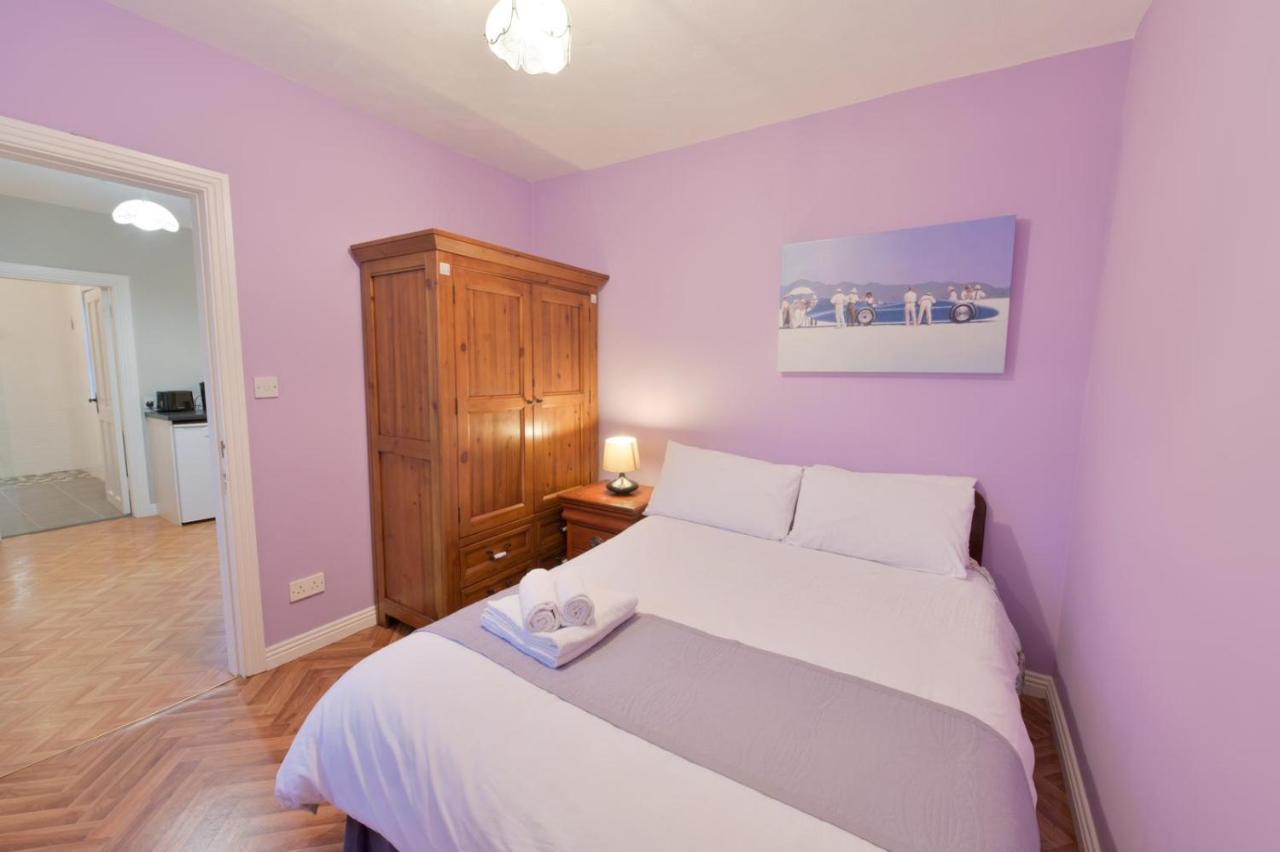 Ocean Breeze Apartment Lahinch Bagian luar foto