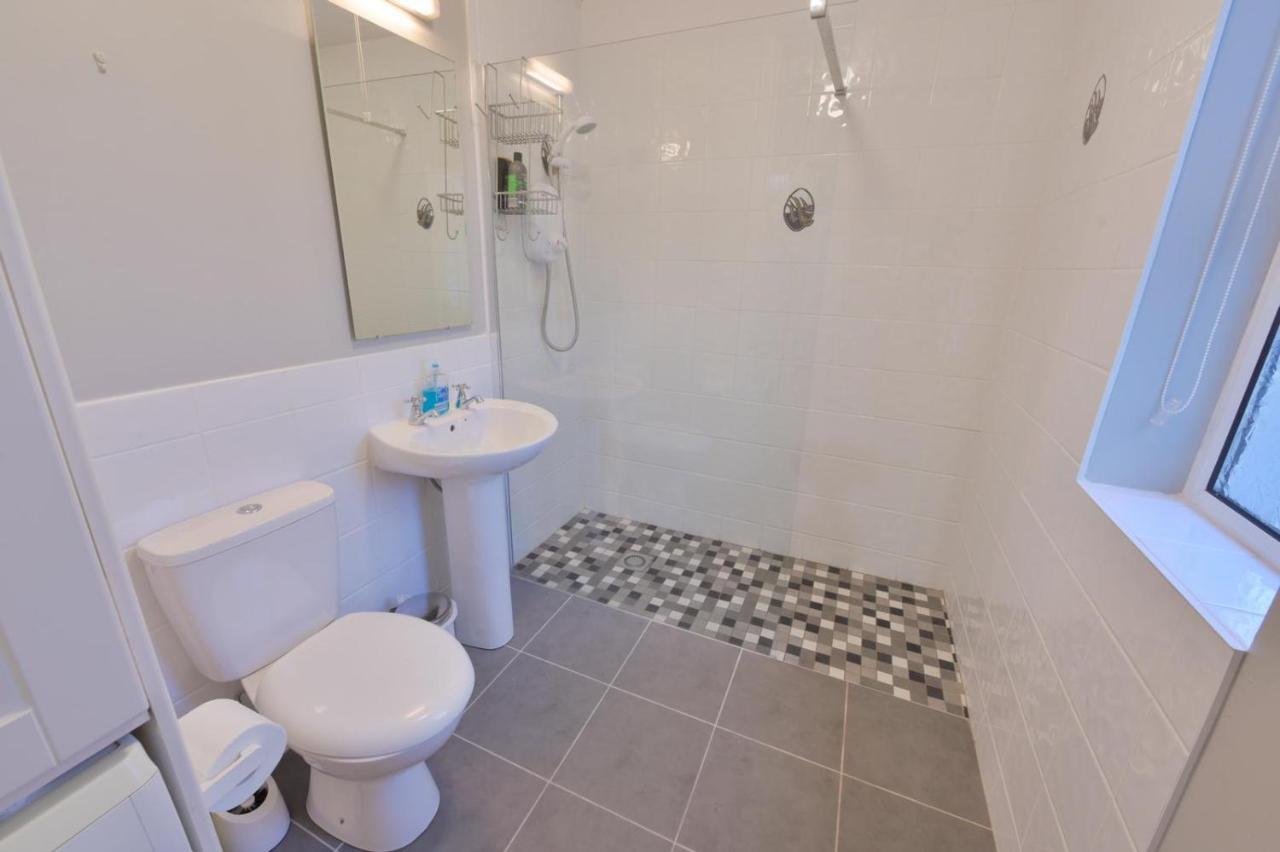 Ocean Breeze Apartment Lahinch Bagian luar foto